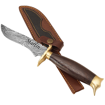 Exkluzivní lovecký nůž z damascénské oceli a fixní čepelí rukojetí z wenge dřeva s mosazí