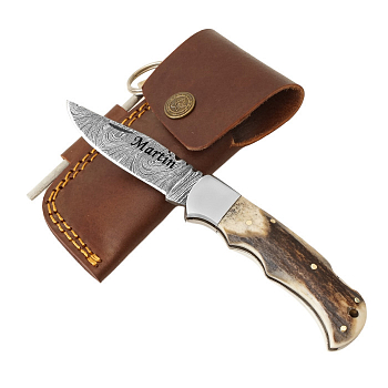 Exkluzivní nůž z damascénské oceli a rukojetí z paroží jelena