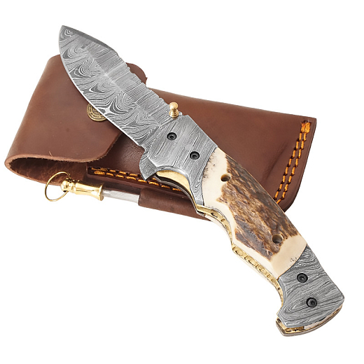 Exkluzivní nůž z damascénské oceli a damascénskou rukojetí vykládanou paroží jelena